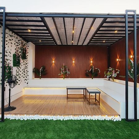 Hotel Enchanted The Roof Rekha, With Private Trace Garden Nowe Delhi Zewnętrze zdjęcie